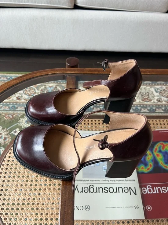 Crown Vintage Burgundy Mary Jane Block Heels - Picture 2 of 4